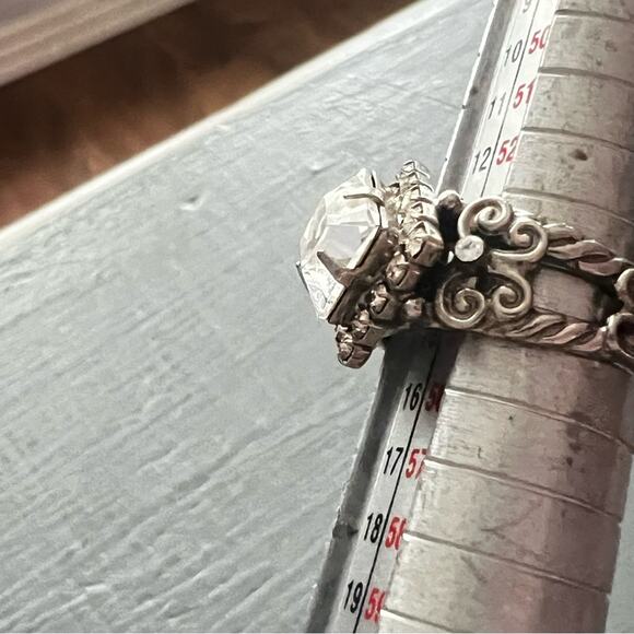 Sorrelli Crystal Silver Tone Ring Size 7 - Picture 7 of 10